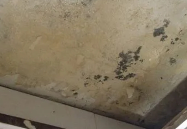 兴化阳台漏水维修公司分享下兴化卫生间渗水维修需要注意哪些问题。